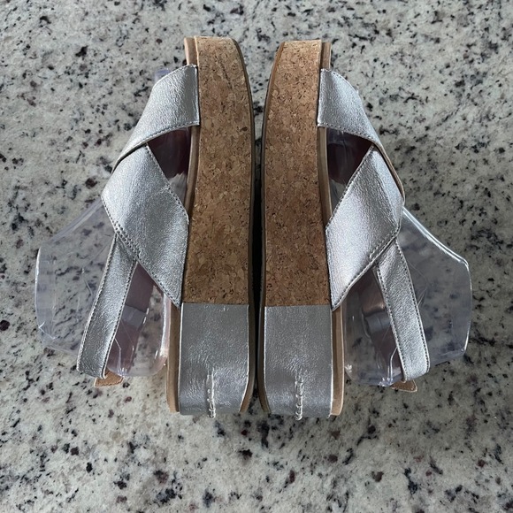 UGG Kari Metallic Sandals Women 10 Silver Platform Wedge Cork 1100983 Boho Chic - Picture 7 of 10